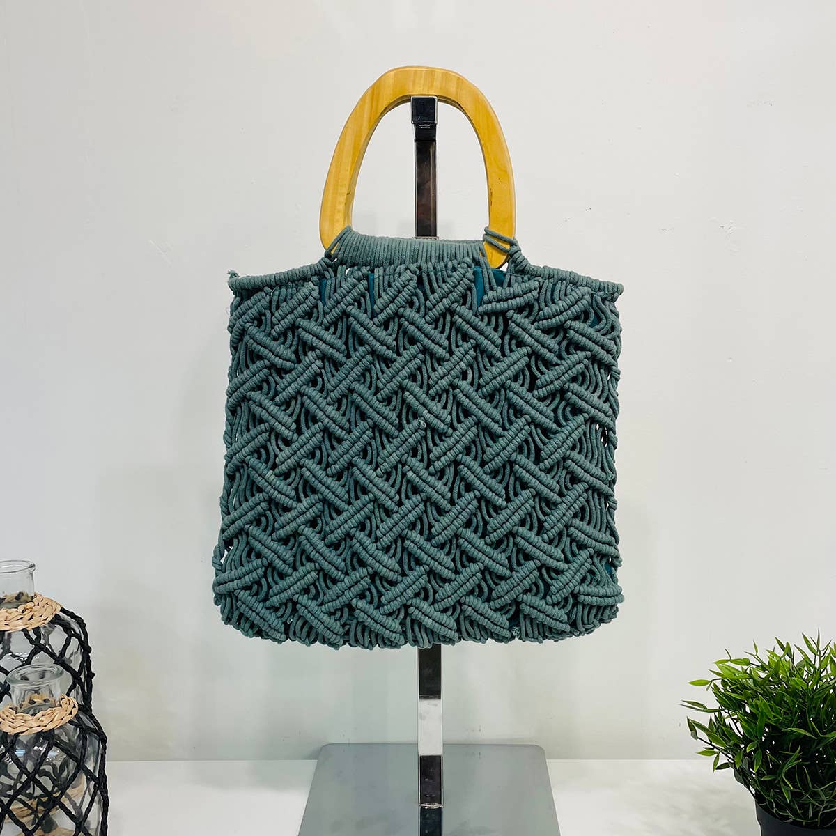 Terra Bag - Cotton macrame bag with wood handles - Green