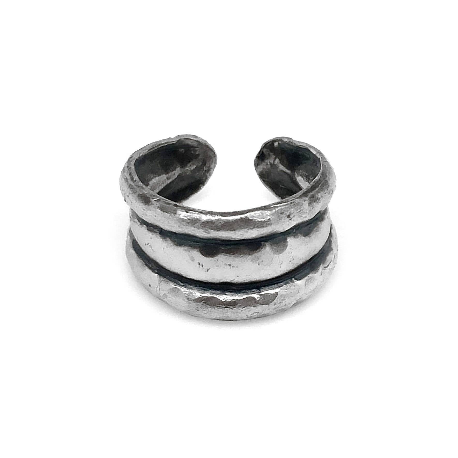 Kashi Three Curved Lines Embossed Ring – Anju - Wholesale