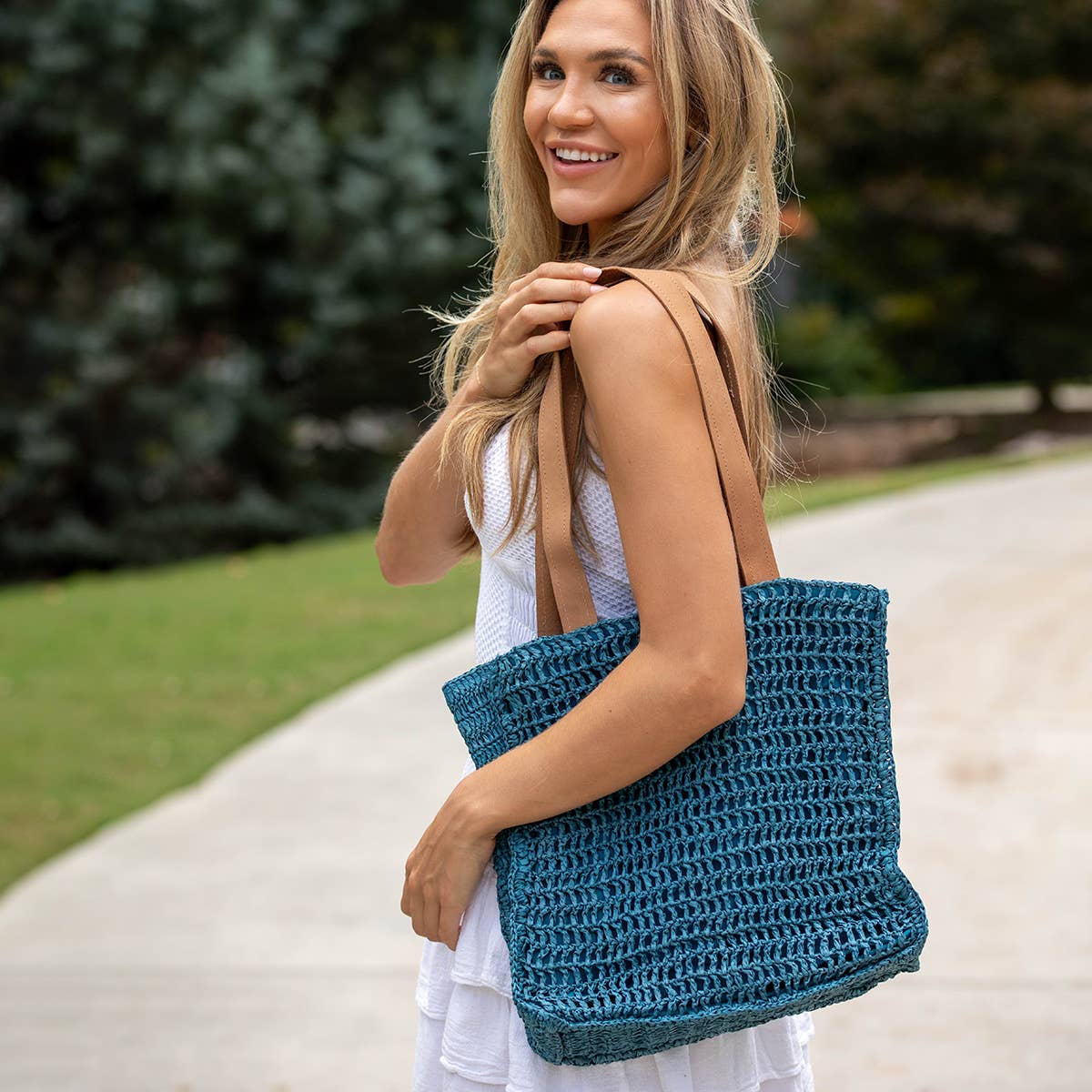 Lily Bag - Raffia bag with leather handles - Blue