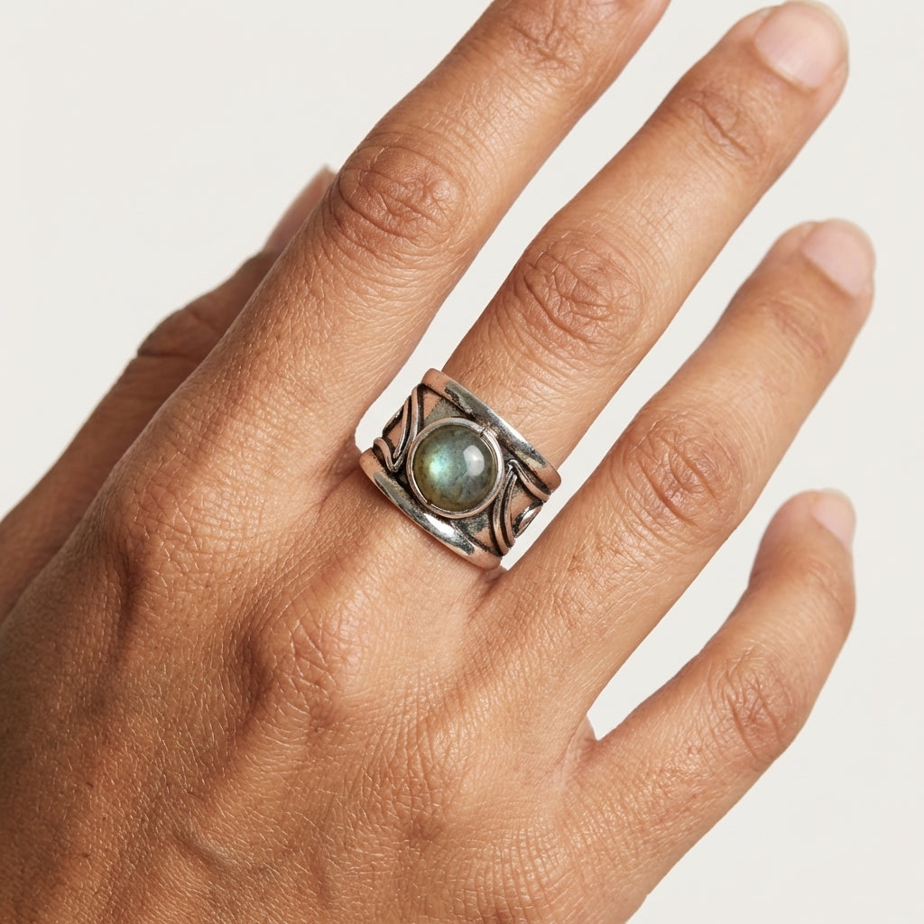 Handcrafted Kashi Antique Silver Ring with Labradorite
