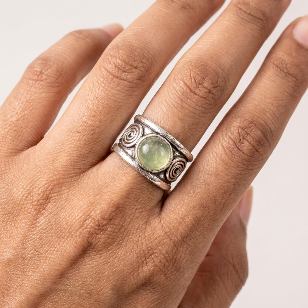 Handcrafted Kashi Antique Silver Ring with Aventurine