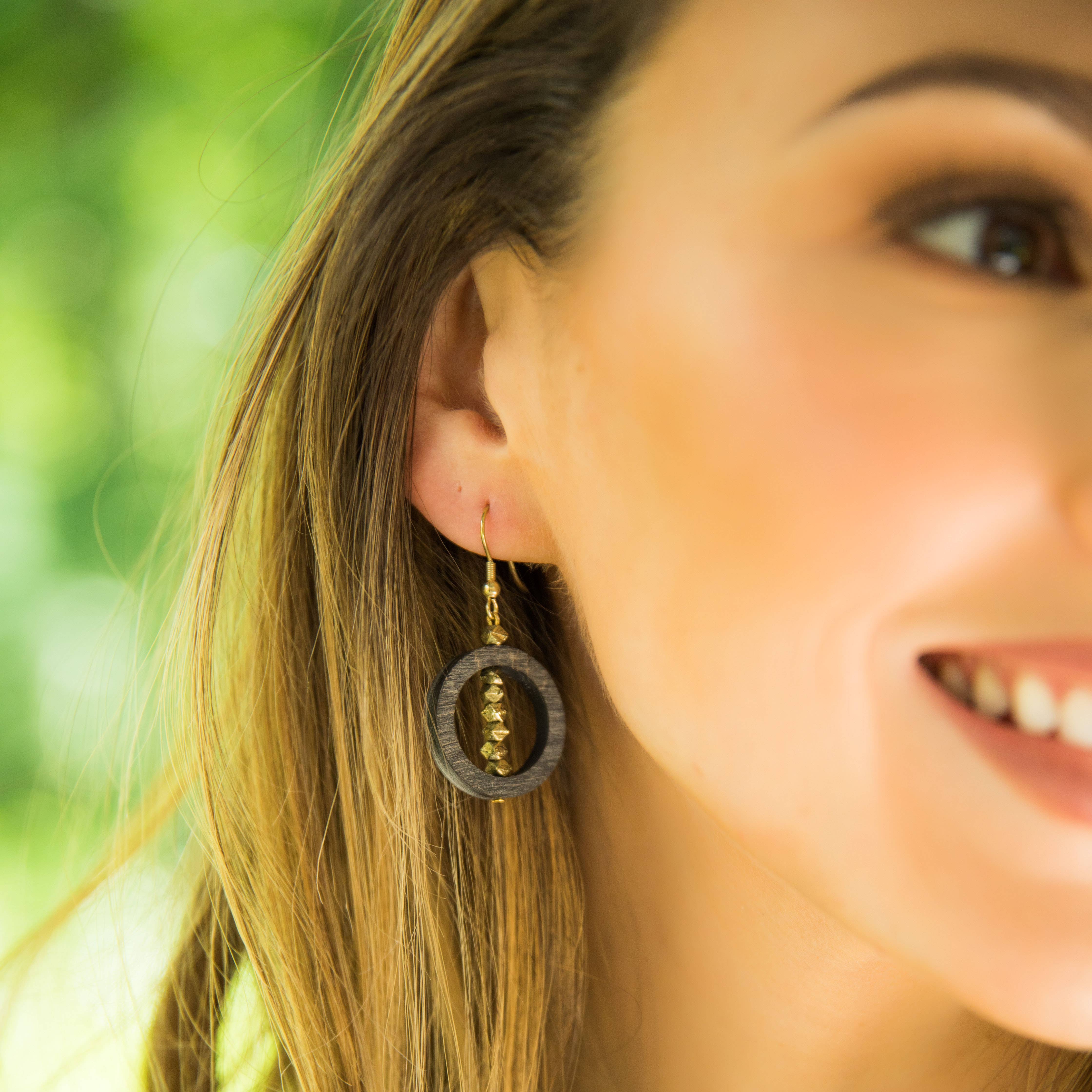 Omala 24 Assorted Earrings and Wooden Display