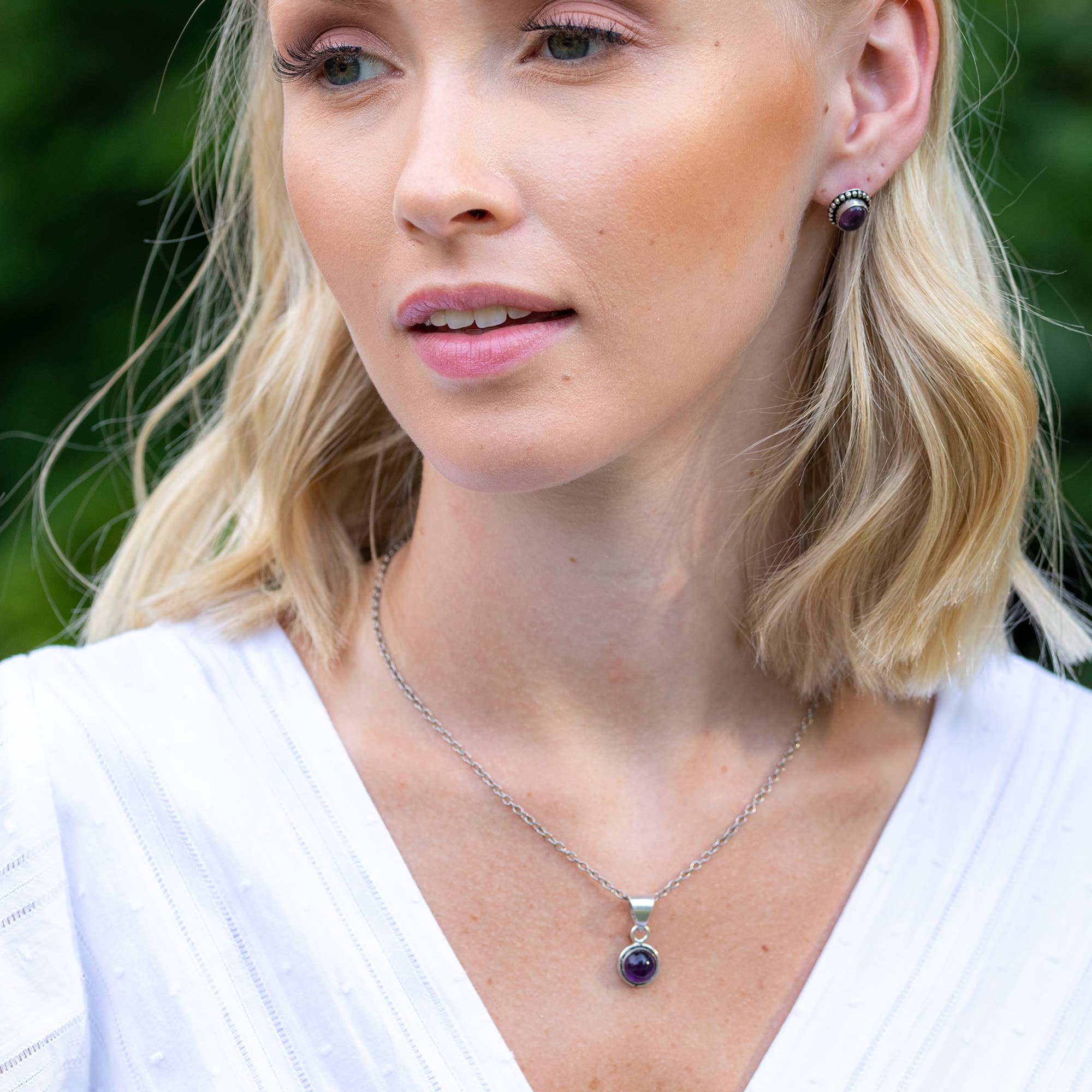 Handcrafted Semiprecious Small Stone Necklace - Amethyst
