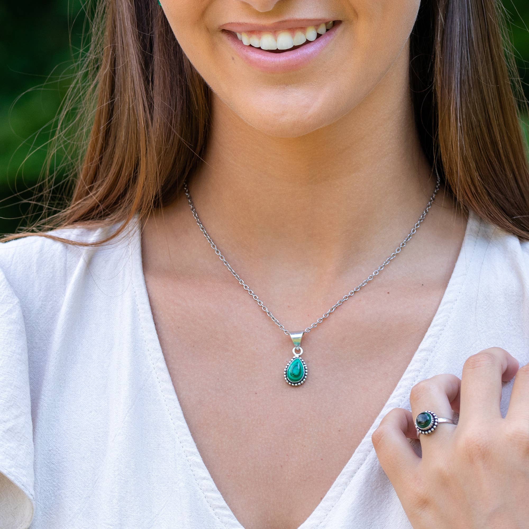 Handcrafted Semiprecious Small Stone Necklace - Malachite