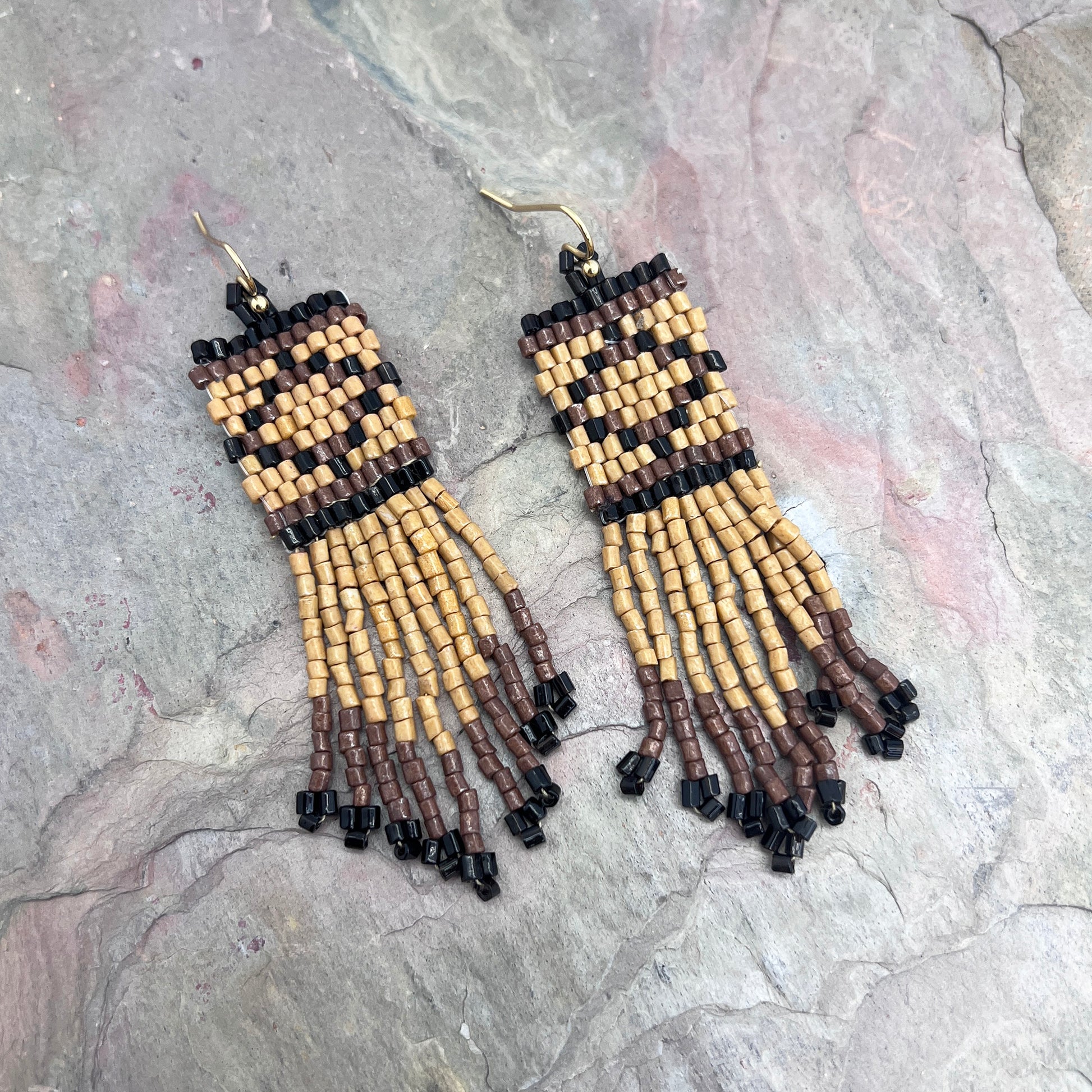 E7041 lifestyle/detail photo