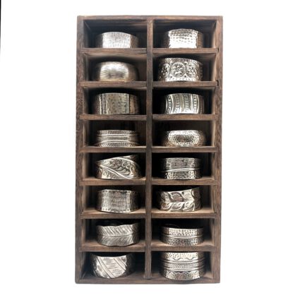 16 Compartment Vertical Display
