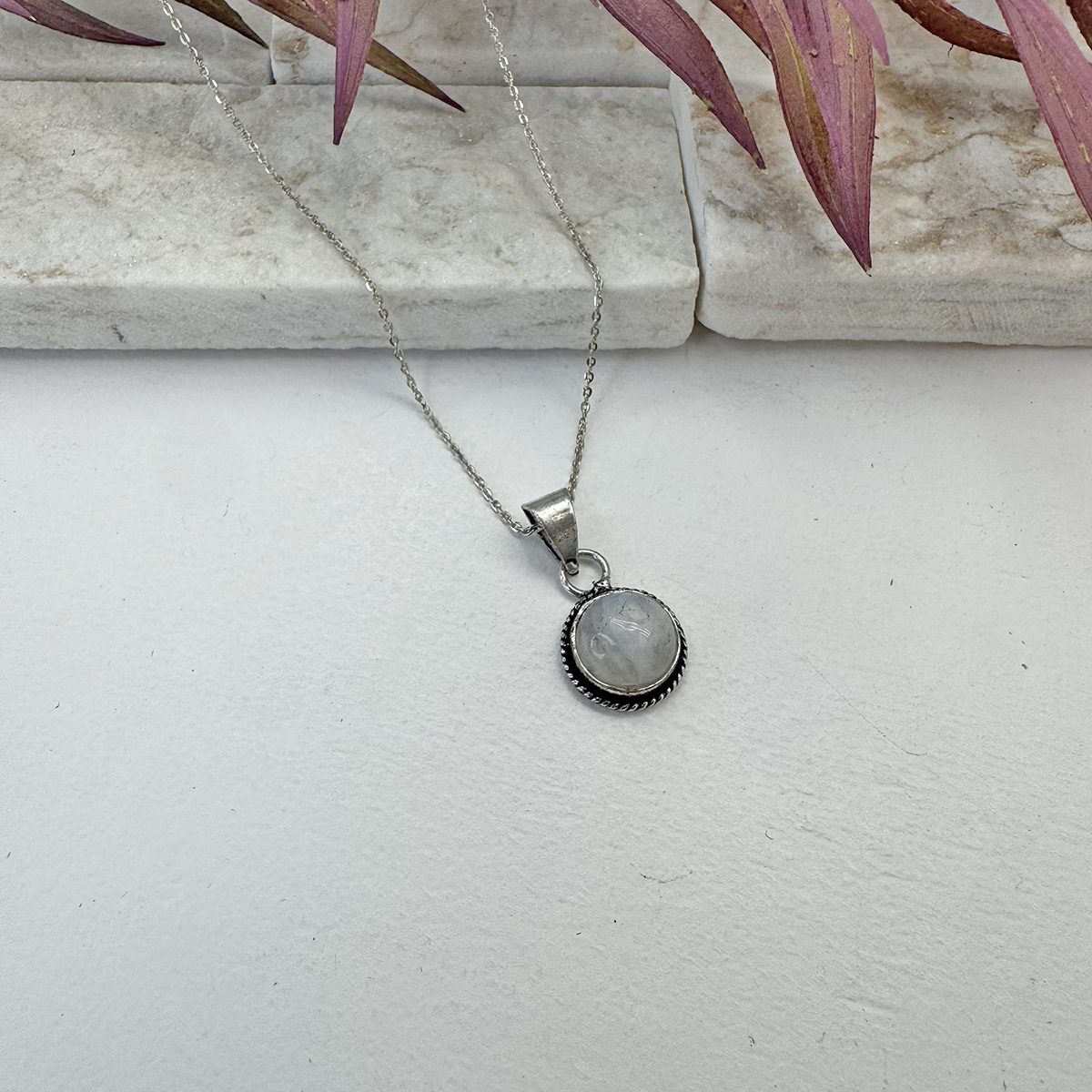 Kashi Semiprecious Small Stone Necklace - Moonstone