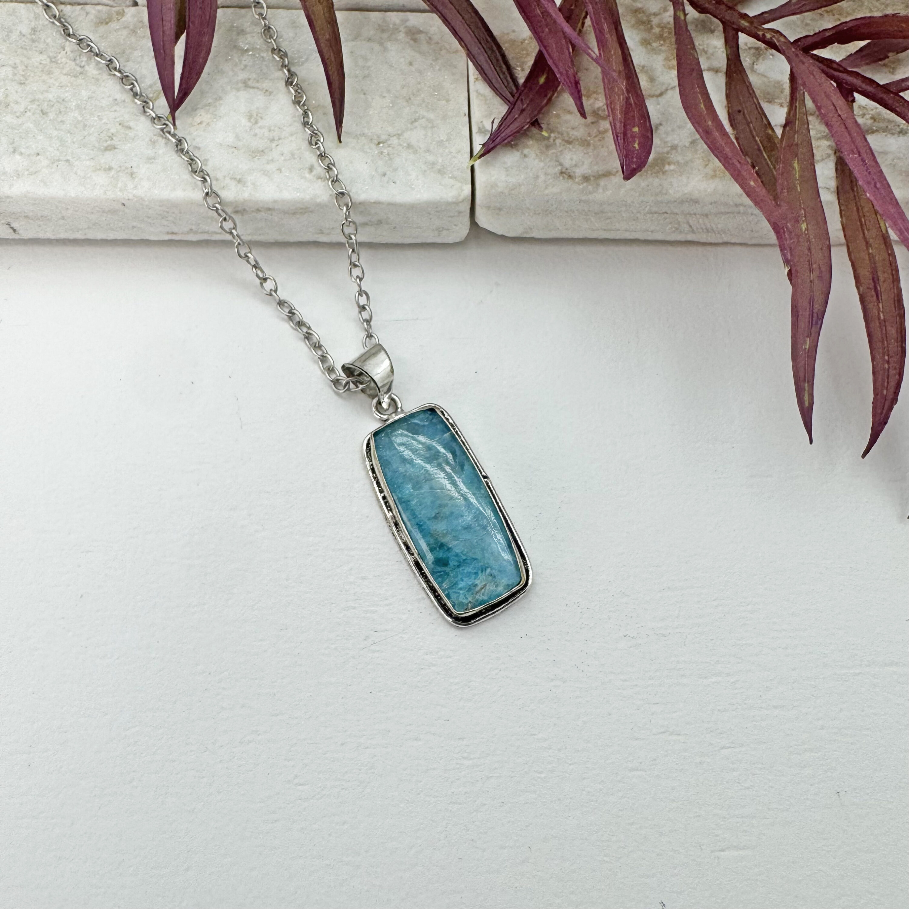Kashi Semiprecious Large Stone Necklace - Apatite