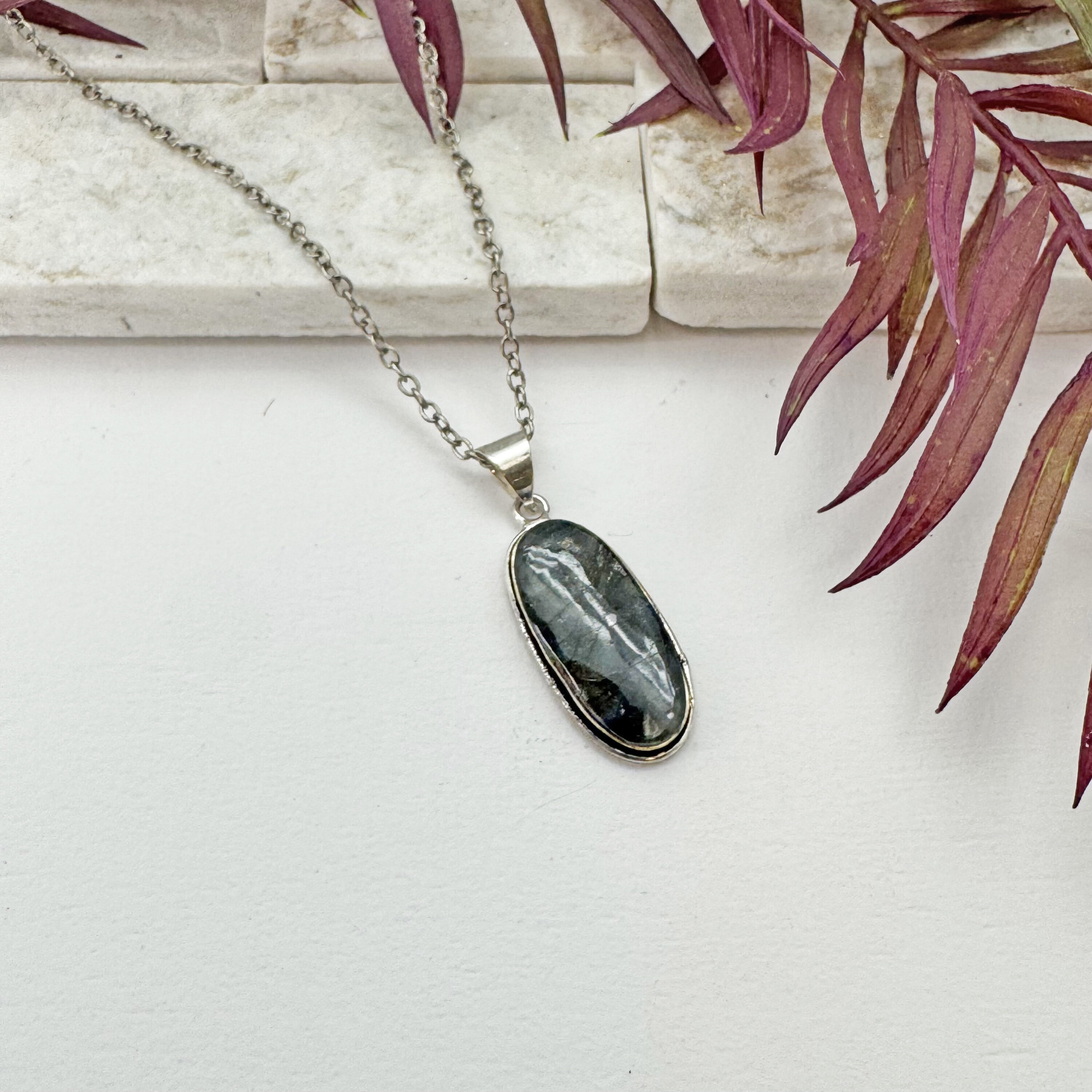 Kashi Semiprecious Large Stone Necklace - Labradorite