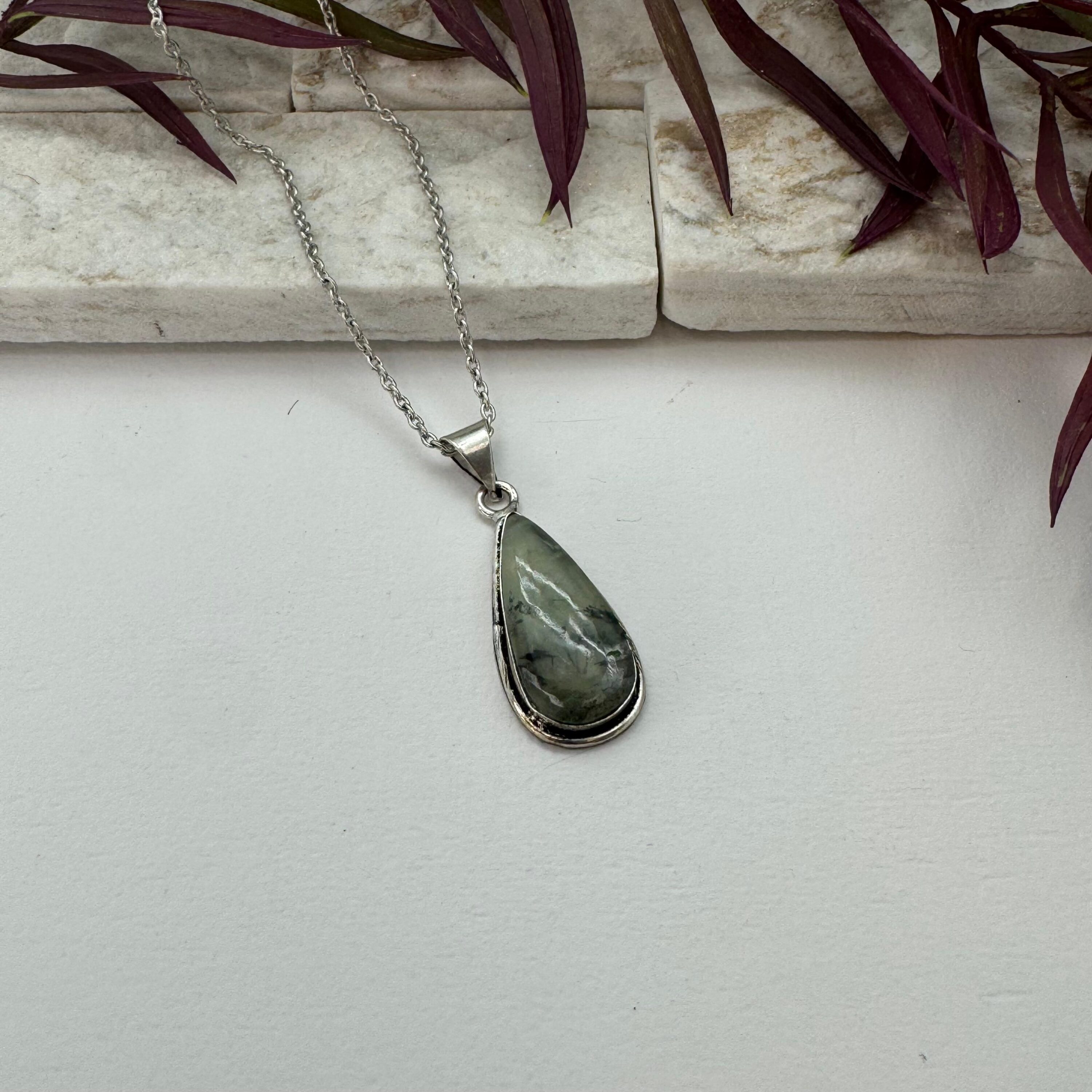 Kashi Semiprecious Large Stone Necklace - Prenite